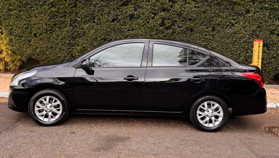 NISSAN VERSA 1.6 16V FLEXSTART SV 4P XTRONIC NISSAN VERSA 1.6 16V FLEXSTART SV 4P XTRONIC